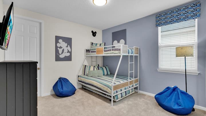 Twin/Double Bunk + Twin Trundle Chumba cha kulala 7 Upstairs
Bafuni Pamoja