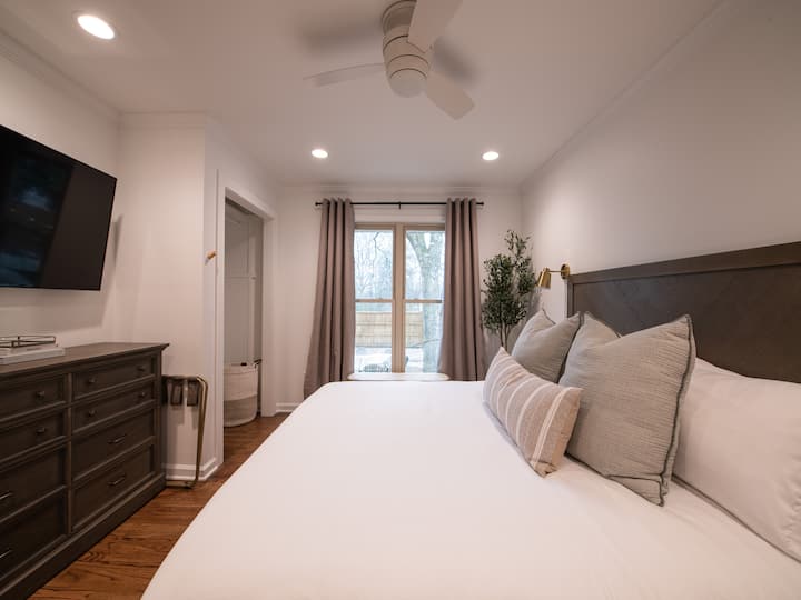 Crossing House Master King Bedroom