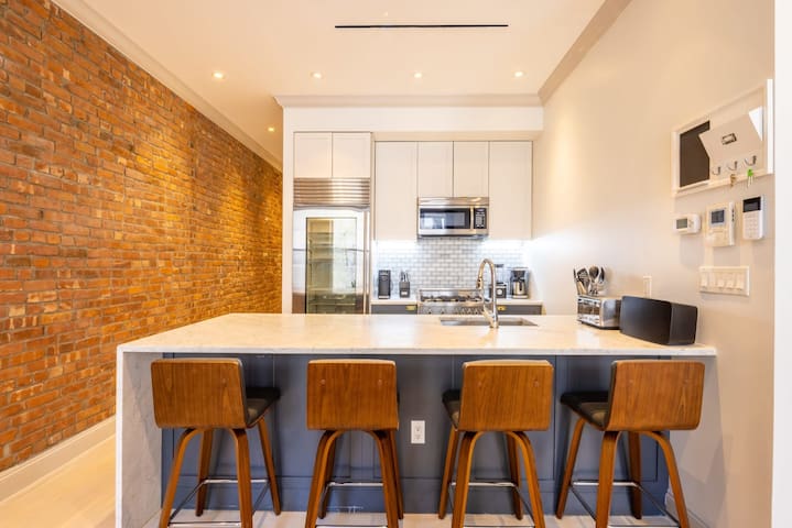 Linden Place I by RoveTravel I | Chic Lenox 3BR gallery image 2