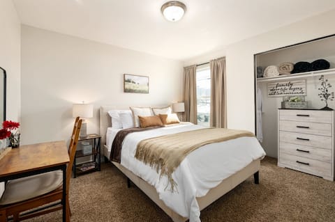 Family Getaway: Modern Farmhouse for Adventure!