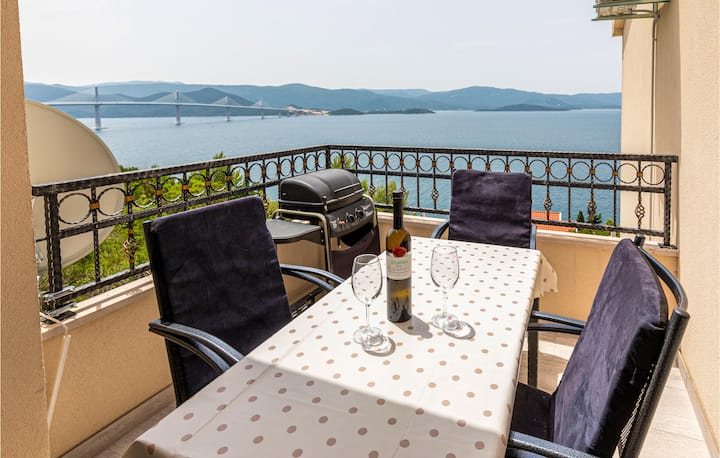 Stunning apartment in Komarna with WiFi