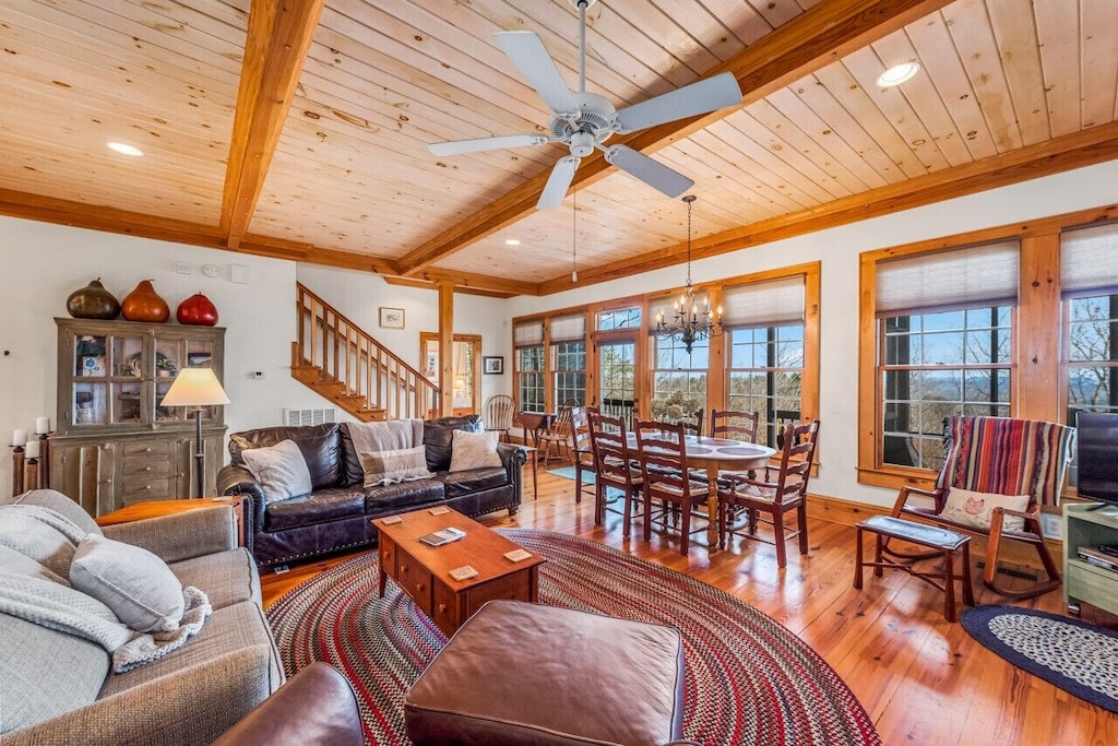 Top performing Airbnb: Canyon Hideaway Cottage near Little River Falls in Fort Payne
