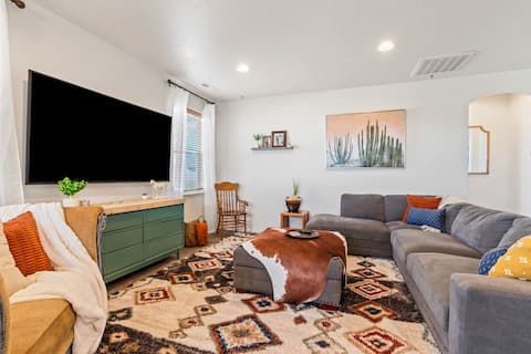 Two Caldwell Homes Near Boise | Hot Tub & Game Roo