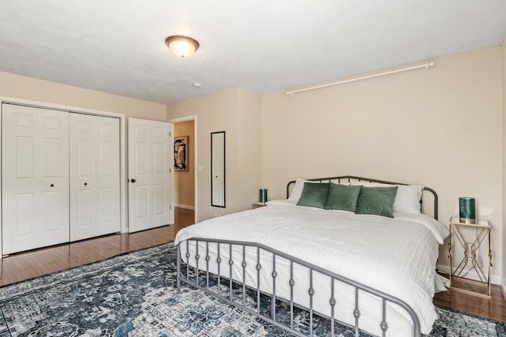 Cama tamaño king, suite principal, nivel superior