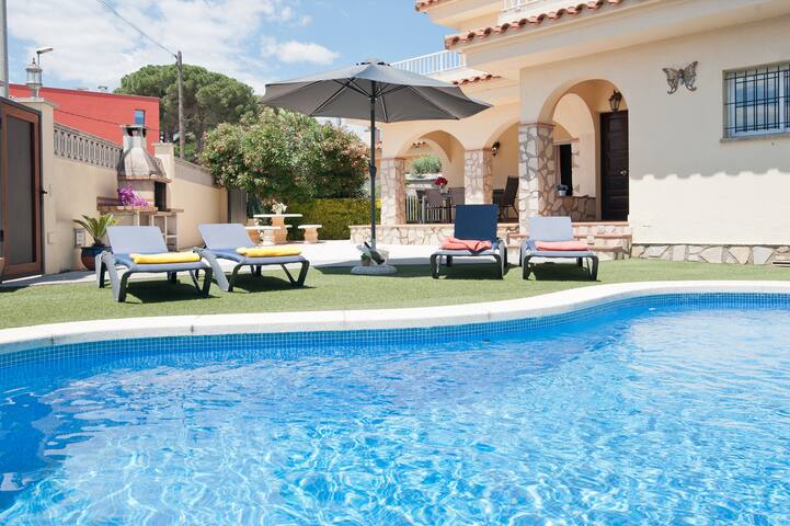 Ideal Costa Brava managed Airbnb listing 1