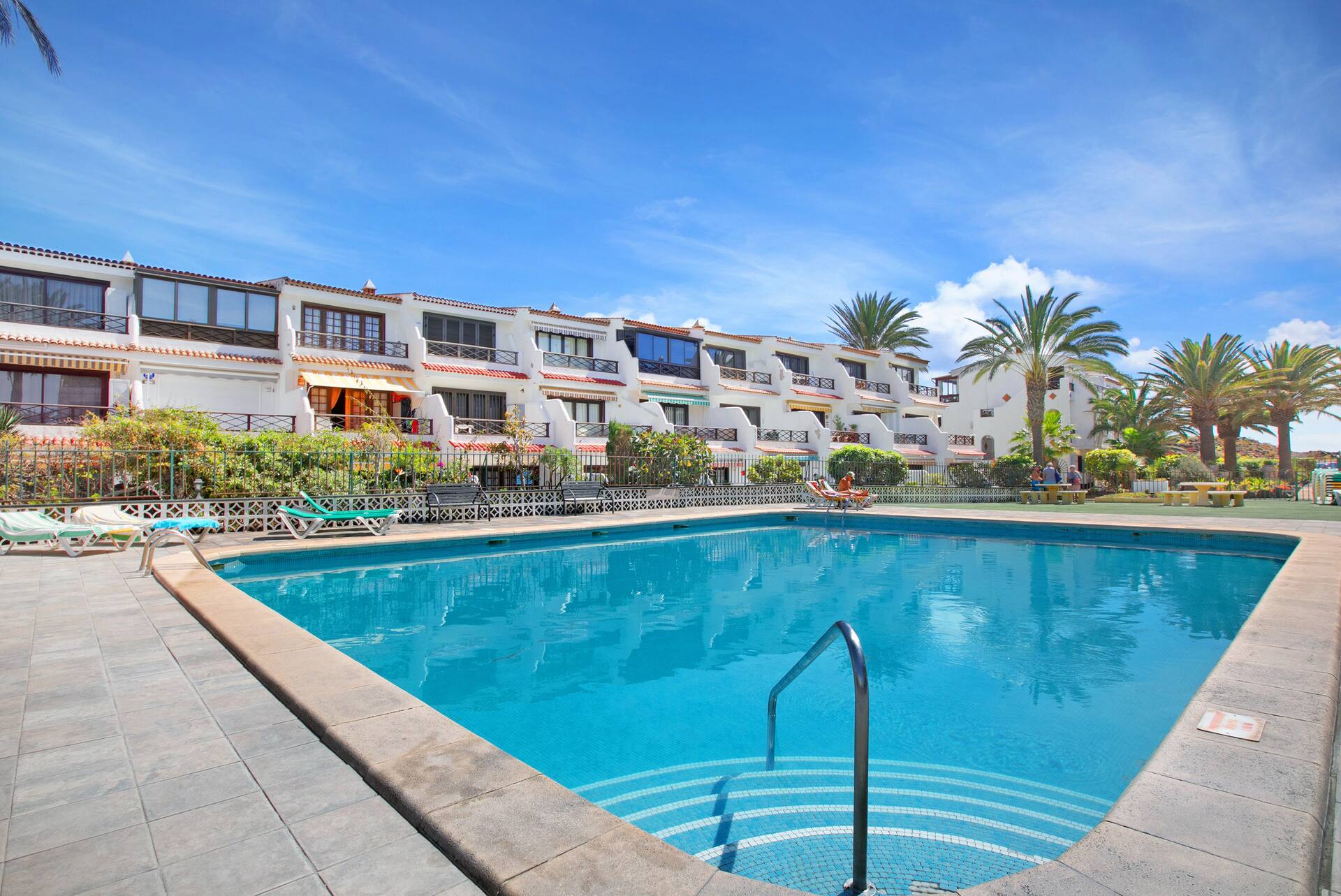 Coastside apartment, Amarilla Bay