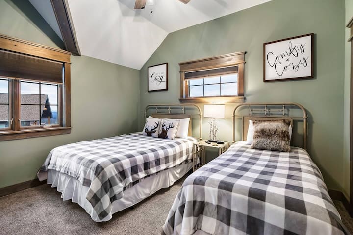 Dormitorio 3 (cama tamaño queen y cama individual)