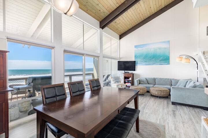 Sand Dollar Beachfront Home, Direct Beach Access! gallery image 5