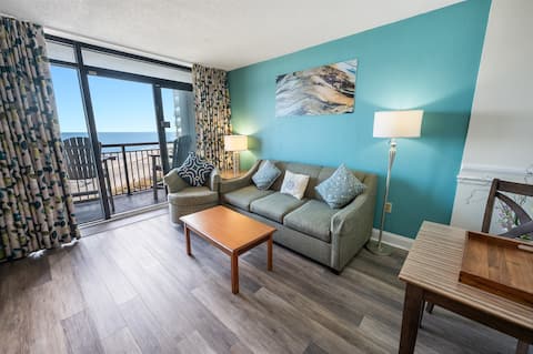 Steps from Beach, Direct View, Oceanfront Paradise