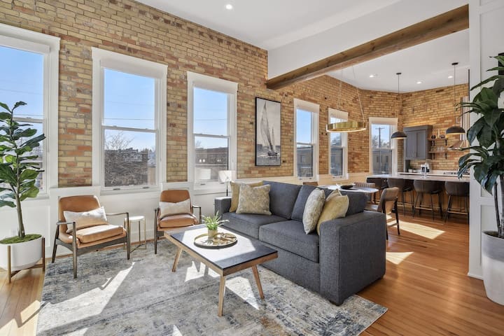 The Banker’s Suite on 2nd St by Hotel Excelsior