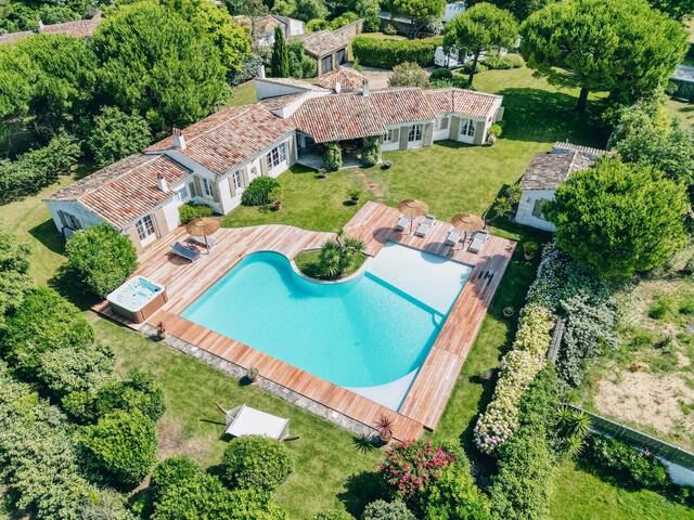 Travel Paradise Fr managed Airbnb listing 1