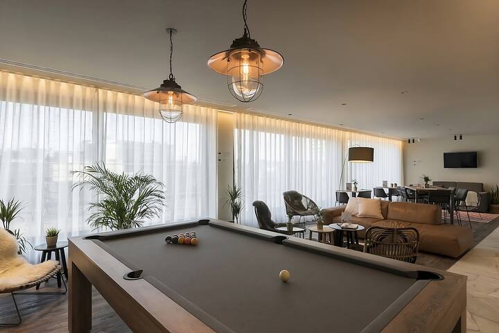 Four Spacious Units with Full Kitchens & Terrace! gallery image 4