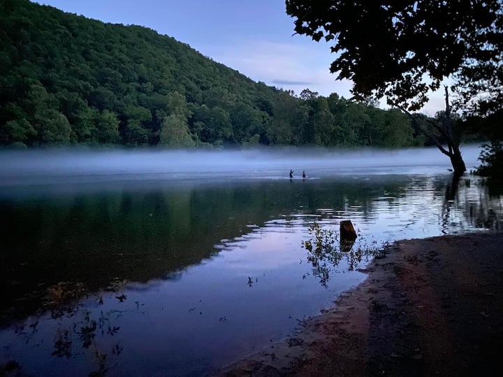Lake View! Fishing ~Pools~ Free Tickets! (Pr69-9) - Branson, MO