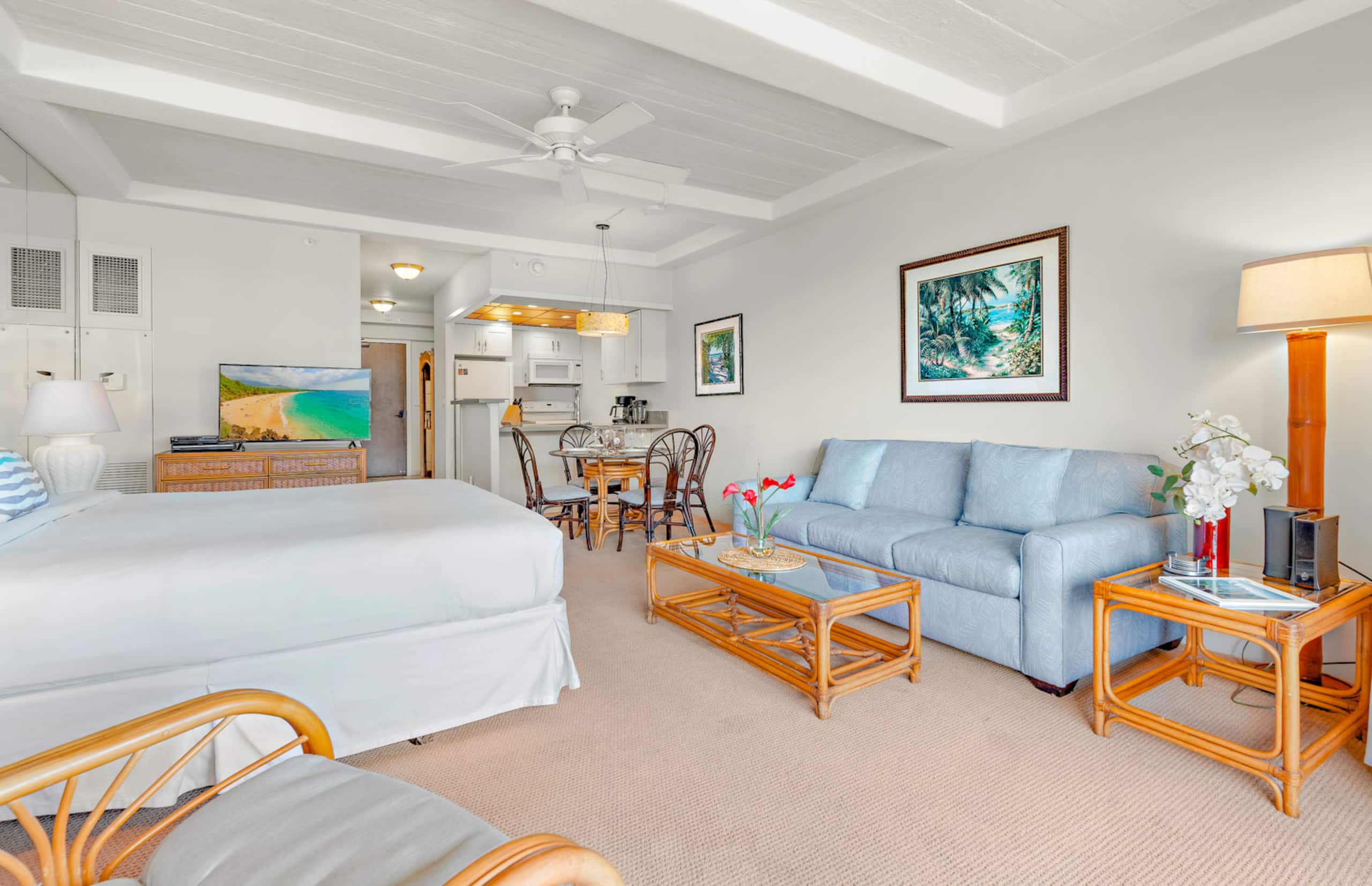 Condo in Lahaina · ★4.95 · Studio · 2 beds · 1 bath - Image 11