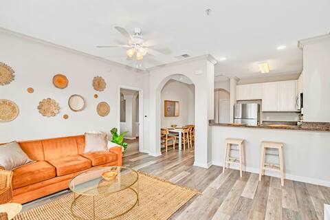Upstay - Condo Near Disney w Pool, Hot tub, Sauna