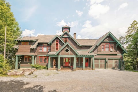 Mountainside 5-BR Ski-In/Out Okemo Estate