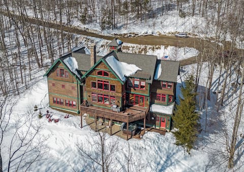 Mountainside 5-BR Ski-In/Out Okemo Estate