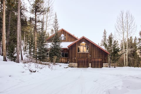 Stormbunker Paradise: Mountain Serenity
