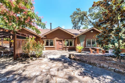 Rocktop Lodge - Hot Tub & Pool, Stunning Views