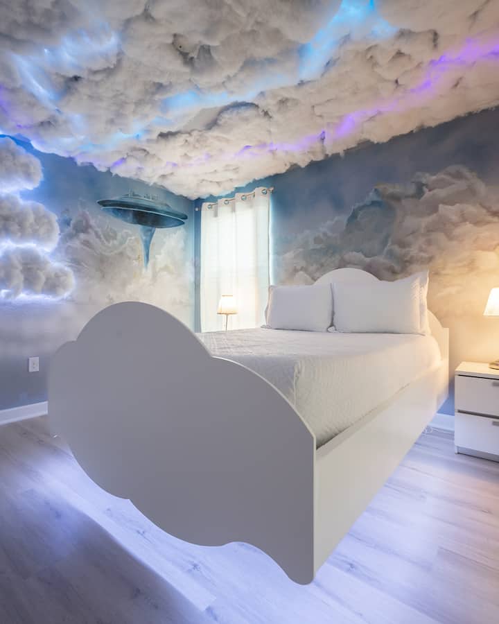 Queen Cloud Bed, ensuite bath &amp; 55" 4K Smart TV