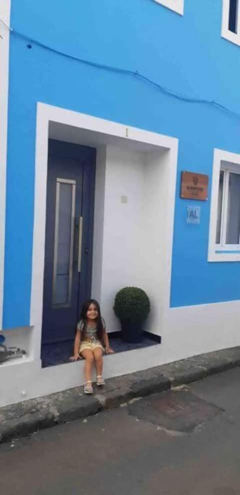 Alvarenga House