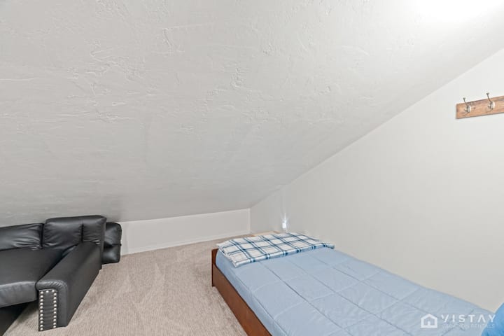 La chambre loft supplémentaire est un espace charmant et polyvalent