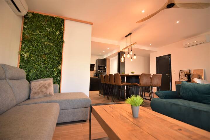 399-Nice house with pool mooring and wifi gallery image 2