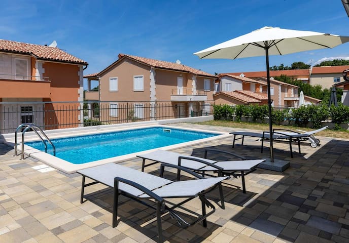 Villas & holiday homes with pool in Istria - Istrabook managed Airbnb listing 3