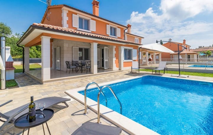 Villa Lotus 13h With Private Pool And Jacuzzi. - Fažana