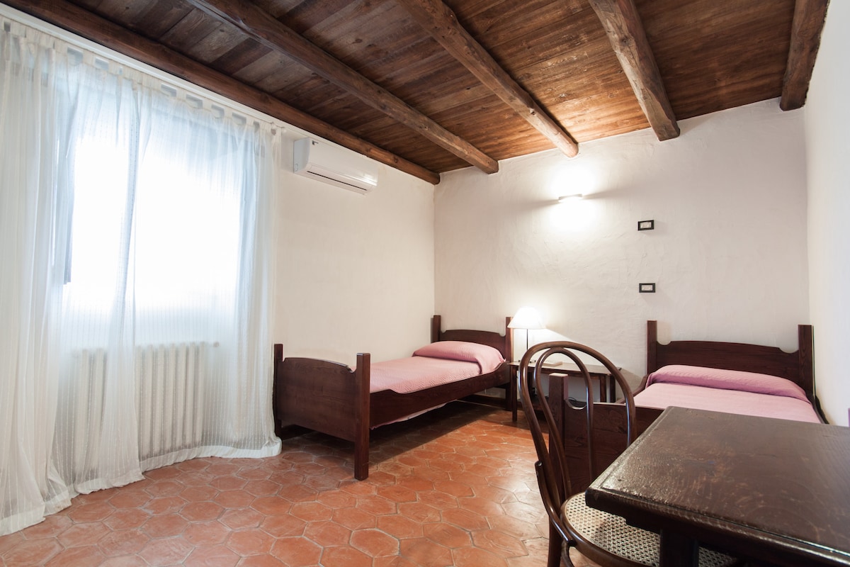 غرفة النوم 2