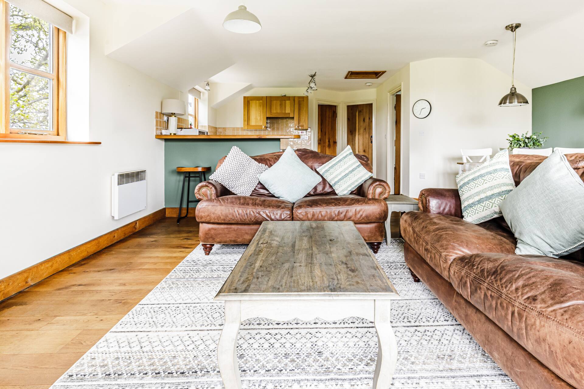 Coach house apartment with balcony — photo 3