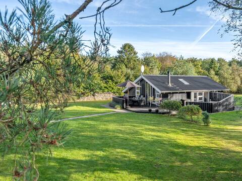 "Peter" - 400m from the sea by Interhome