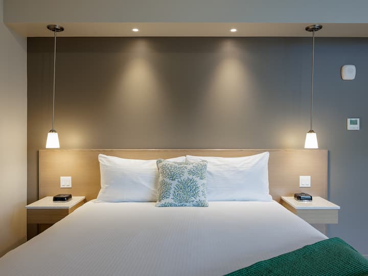 305 Matia Island - Village Inn Eastsound Orcas Island Washington - 38