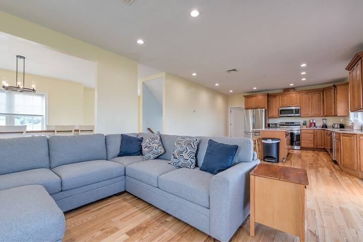 Multi-Deck views of Scarborough walk to the Beach gallery image 5