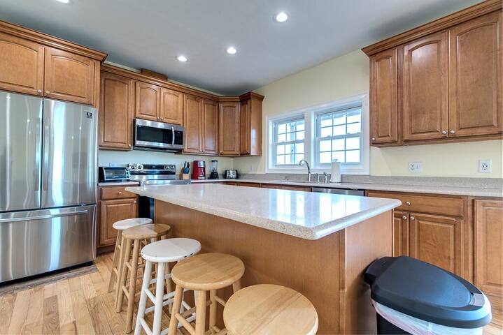 Multi-Deck views of Scarborough walk to the Beach gallery image 3