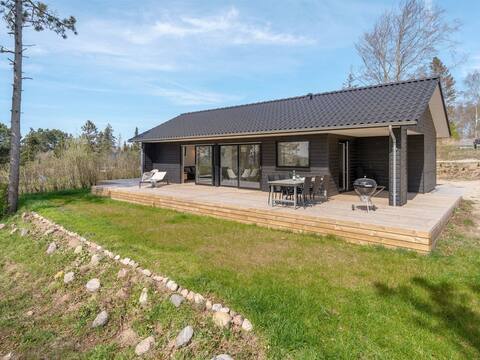 "Haley" - 150m from the sea by Interhome