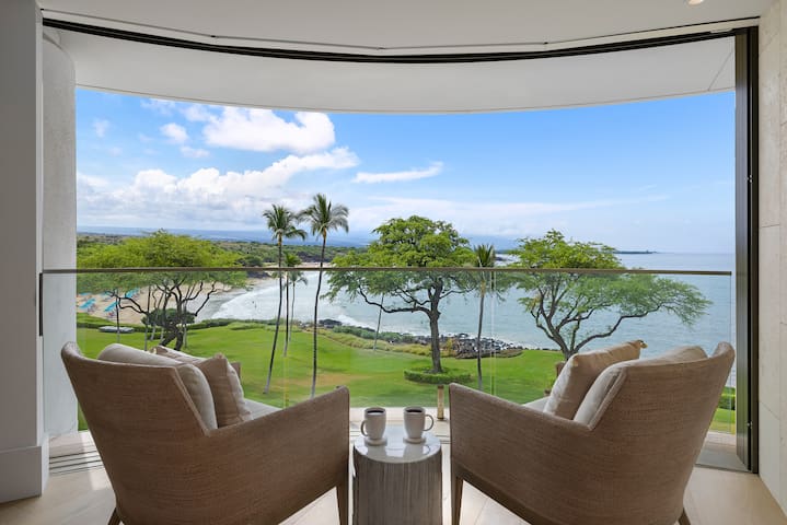 Stunning Oceanfront Penthouse – Steps from Beach