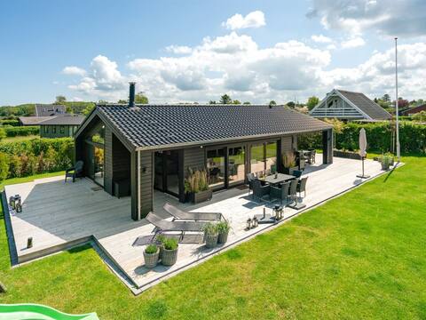 "Kjell" - 100m from the sea by Interhome
