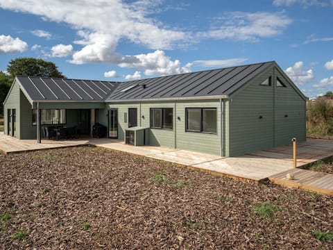 "Alpo" - 450m from the sea by Interhome