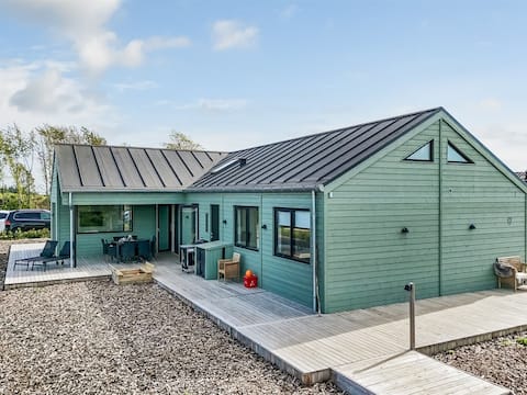 "Alpo" - 450m from the sea by Interhome
