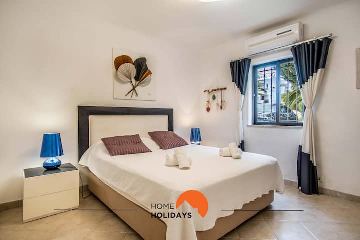 מיטה זוגית עם מיזוג אוויר