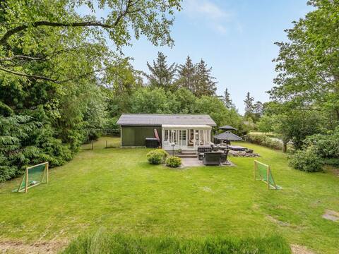 "Ane" - 1.7km from the sea by Interhome