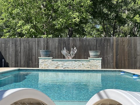 The Big House - Sleeps up to 16!