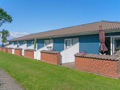 "Nomi" - 85m from the sea by Interhome