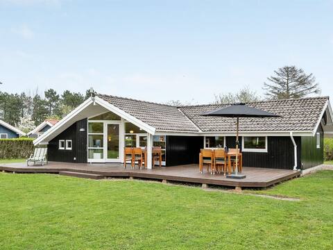 "Tore" - 200m from the sea by Interhome