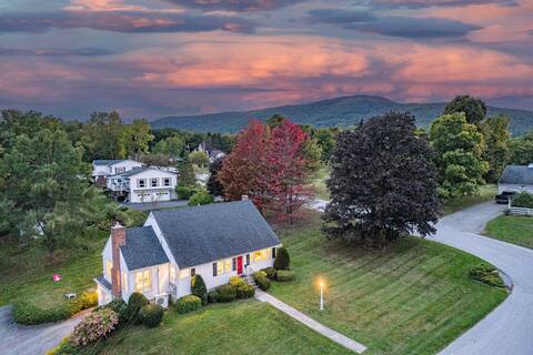 Mtn Views, King Beds, Game Room, Chef's Kitchen