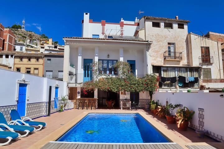 Jur And Ruchamah managed Airbnb listing 1