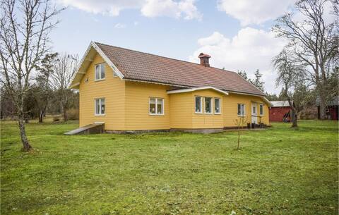 Gorgeous home in Rockneby with house sea view