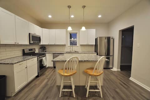 Popular Airbnb listing: Housepitality - Franklinton Manor - Spacious in Franklinton