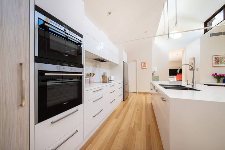 Oh So Collingwood gallery image 3